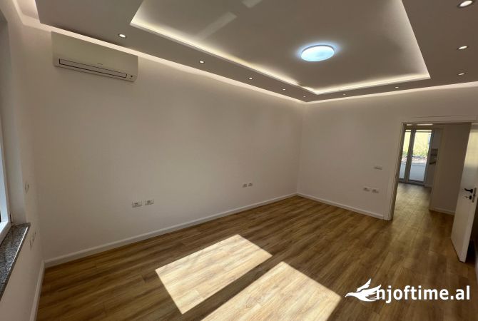 📣 QERA Apartament 2+1 📍 Prane Kafe Flores , Qender Tirane ✨   🏢 1200 euro 