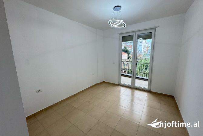 Shtepi me qera 1+1 ne Tirane - 350 Euro