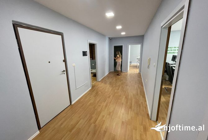 Ambient biznesi me qera 3+1 ne Tirane - 1,000 Euro