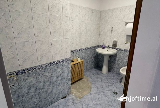 Qera 3+1+2 per Zyra 📍Bllok  Kati 4 me ashensor Cmimi 1000 euro