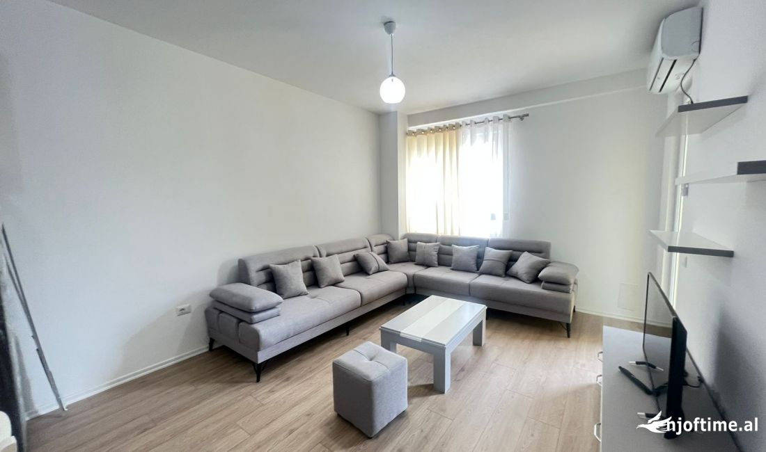 Shtepi me qera Apartament ne Tirane, 1+1, Mobilimi E mobiluar, Pagesa 450  Euro.