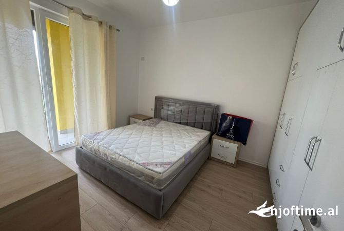 Shtepi me qera Apartament ne Tirane, 1+1, Mobilimi E mobiluar, Pagesa 450  Euro.