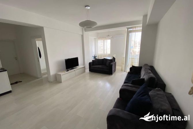 Shtepi me qera Apartament ne Tirane, 2+1, Mobilimi E mobiluar, Pagesa 600  Euro.