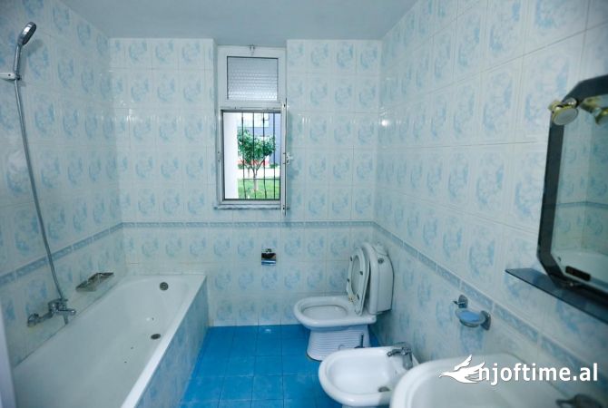 Shtepi me qera Apartament ne Tirane, 1+1, Mobilimi E mobiluar, Pagesa 450  Euro.