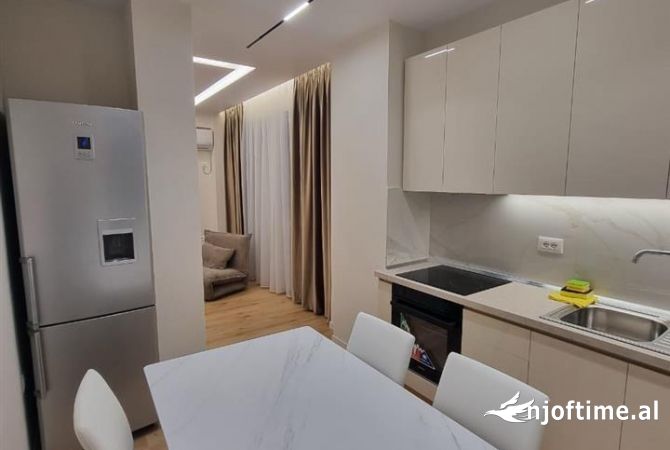 Shtepi me qera Apartament ne Tirane, 1+1, Mobilimi E mobiluar, Pagesa 650  Euro.