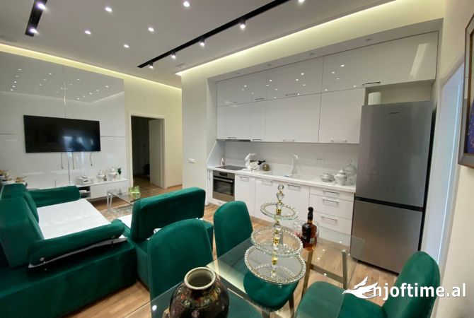 Shtepi me qera Apartament ne Tirane, 2+1, Mobilimi E mobiluar, Pagesa 500  Euro.