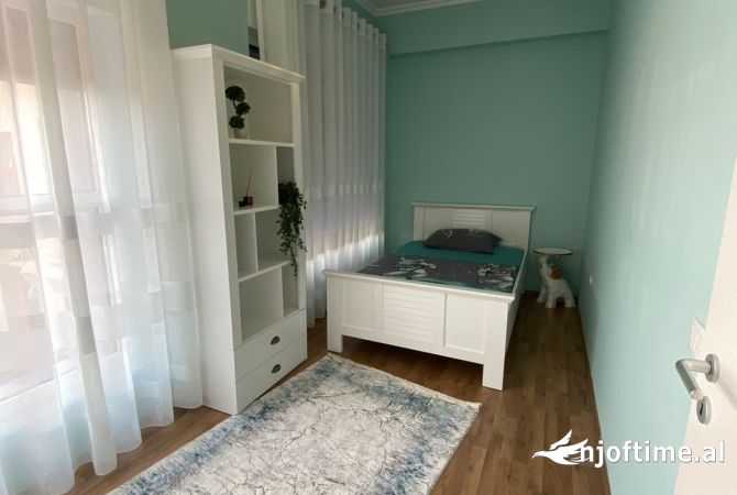 Shtepi me qera Apartament ne Tirane, 2+1, Mobilimi E mobiluar, Pagesa 500  Euro.