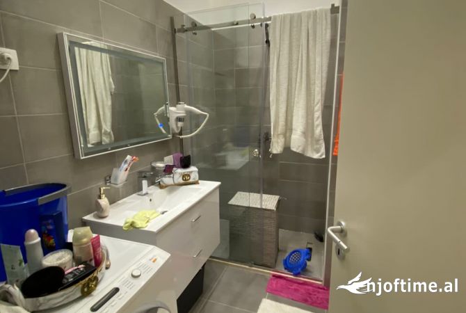 Shtepi me qera Apartament ne Tirane, 2+1, Mobilimi E mobiluar, Pagesa 500  Euro.