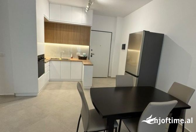 Shtepi me qera 2+1 ne Tirane - 750 Euro