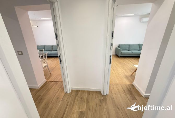 Shtepi ne shitje Apartament ne Tirane, 1+1, Mobilimi E mobiluar, Pagesa 195,000  Euro.