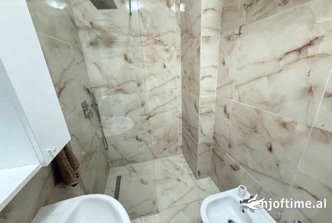 Shtepi me qera Apartament ne Tirane, Garsoniere, Mobilimi E mobiluar, Pagesa 550  Euro.