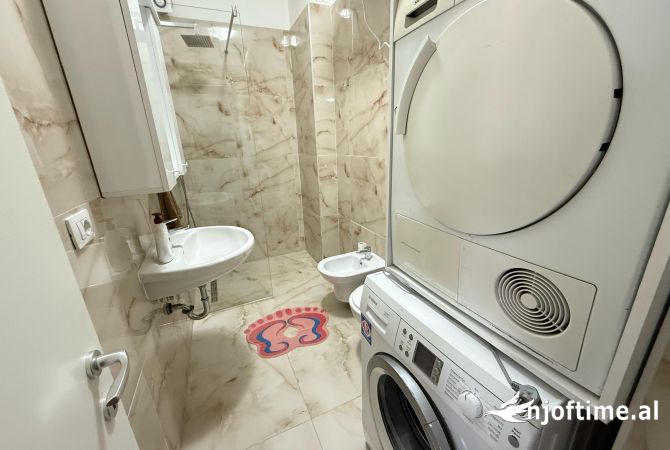 Shtepi me qera Apartament ne Tirane, Garsoniere, Mobilimi E mobiluar, Pagesa 550  Euro.