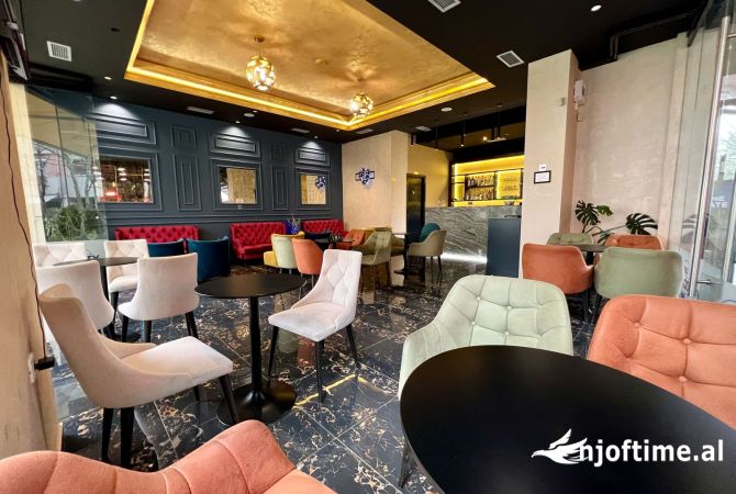 📣 QERA Bar-Kafe 📍 Kompleksi Kontakt ✨   🏢 Ndertim i Ri  🪜 Kati 0  📐80.000 leke te reja 