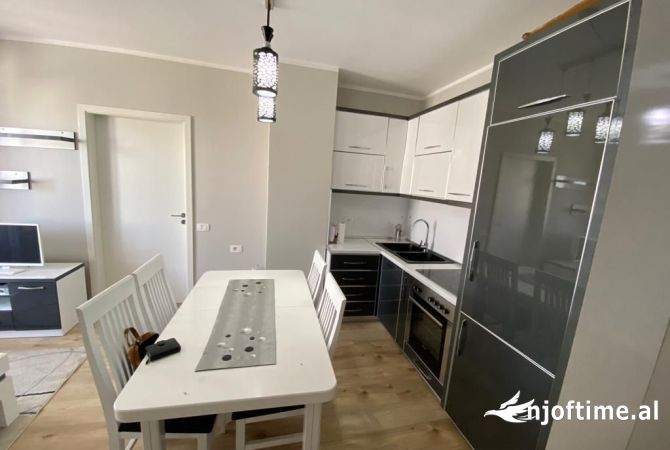 Shtepi ne shitje Apartament ne Tirane, 1+1, Mobilimi E mobiluar, Pagesa 145,000  Euro.