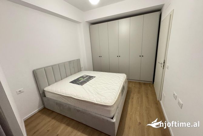 Shtepi me qera 1+1 ne Tirane - 40,000 Leke