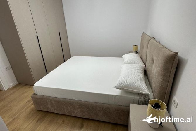 Shtepi me qera Apartament ne Tirane, 2+1, Mobilimi E mobiluar, Pagesa 650  Euro.