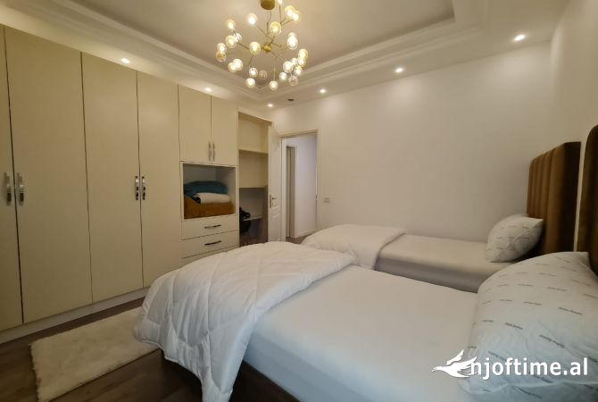 Shtepi me qera Apartament ne Tirane, 2+1, Mobilimi E mobiluar, Pagesa 1,000  Euro.