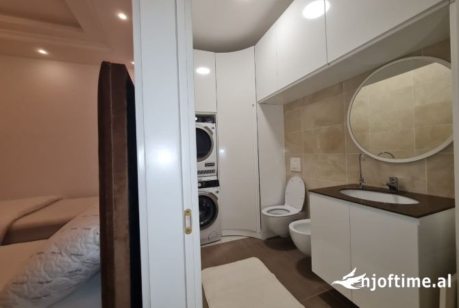 Shtepi me qera Apartament ne Tirane, 2+1, Mobilimi E mobiluar, Pagesa 1,000  Euro.