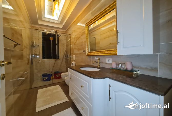Shtepi me qera Apartament ne Tirane, 2+1, Mobilimi E mobiluar, Pagesa 1,000  Euro.