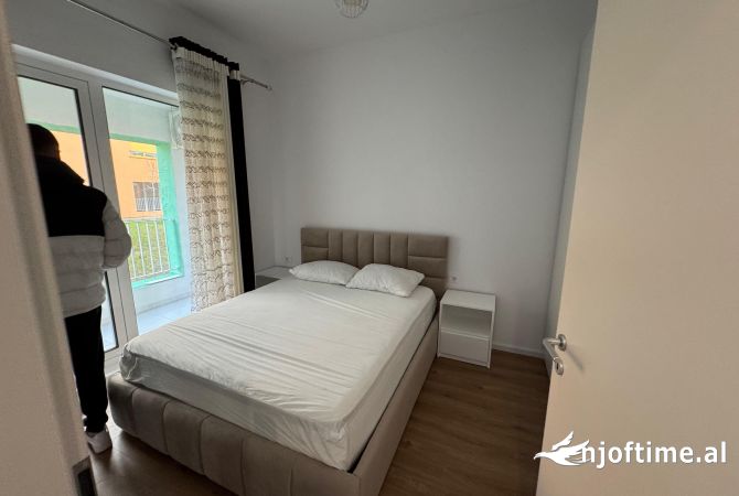 Shtepi me qera Apartament ne Tirane, 1+1, Mobilimi E mobiluar, Pagesa 40,000  Leke.