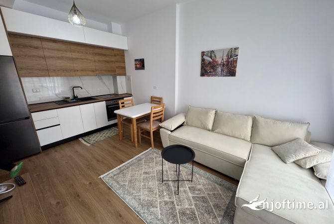 Shtepi me qera Apartament ne Tirane, 1+1, Mobilimi E mobiluar, Pagesa 40,000  Leke.