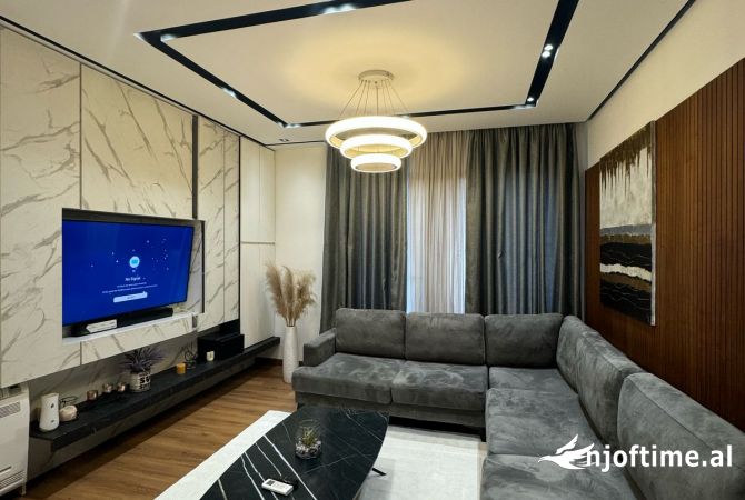 Shtepi ne shitje Apartament ne Tirane, 2+1, Mobilimi E mobiluar, Pagesa 198,000  Euro.