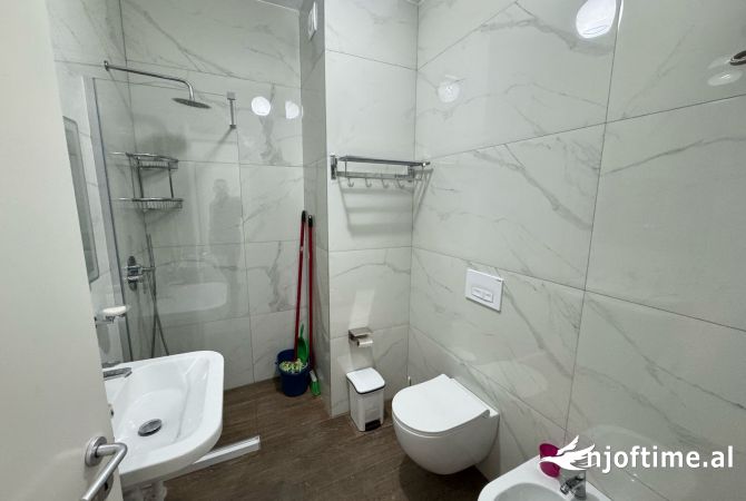 Shtepi me qera Apartament ne Tirane, 2+1, Mobilimi E mobiluar, Pagesa 600  Euro.