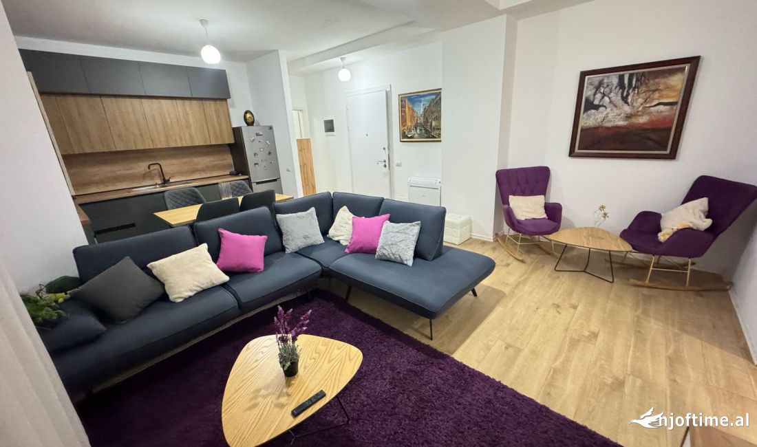 Shtepi me qera Apartament ne Tirane, 2+1, Mobilimi E mobiluar, Pagesa 600  Euro.