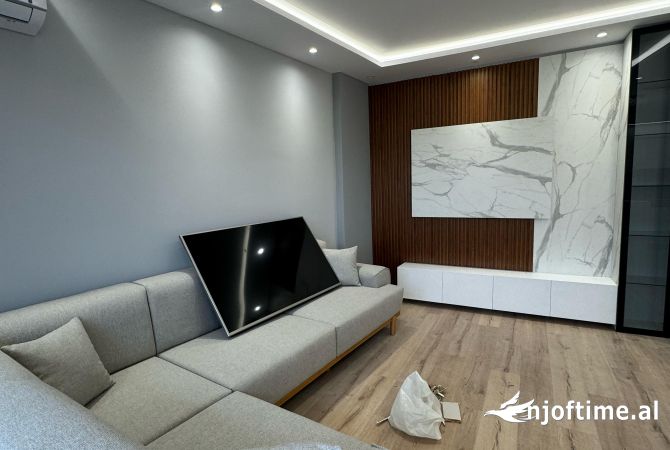 Shtepi me qera 2+1 ne Tirane - 900 Euro