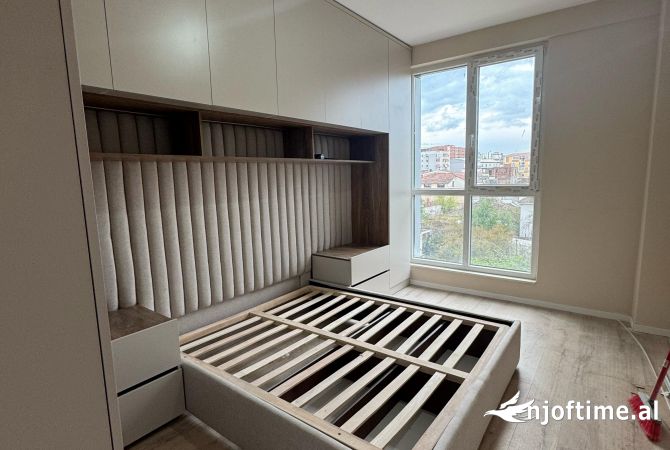 Shtepi me qera Apartament ne Tirane, 2+1, Mobilimi E mobiluar, Pagesa 900  Euro.