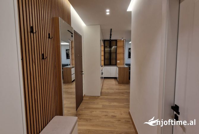 Shtepi me qera Apartament ne Tirane, 2+1, Mobilimi E mobiluar, Pagesa 1,200  Euro.