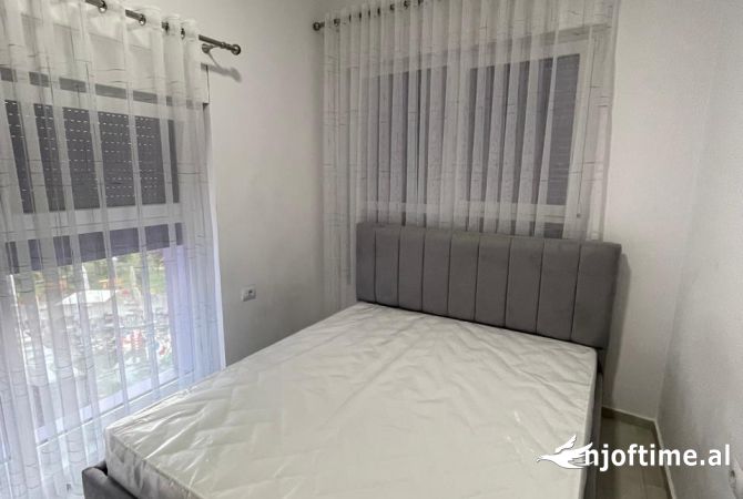 Shtepi ne shitje Apartament ne Tirane, 1+1, Mobilimi E mobiluar, Pagesa 106,000  Euro.
