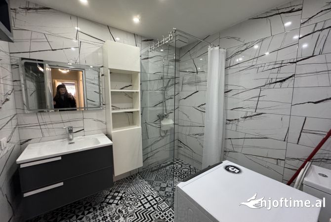 Shtepi me qera Apartament ne Tirane, 1+1, Mobilimi E mobiluar, Pagesa 400  Euro.