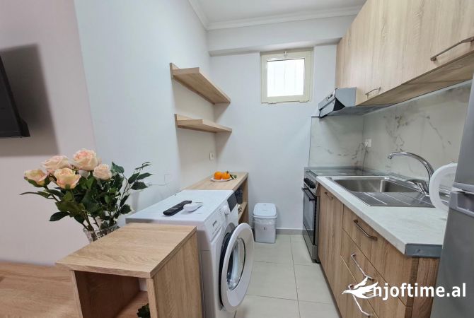 Shtepi me qera Apartament ne Tirane, 1+1, Mobilimi E mobiluar, Pagesa 45,000  Leke.