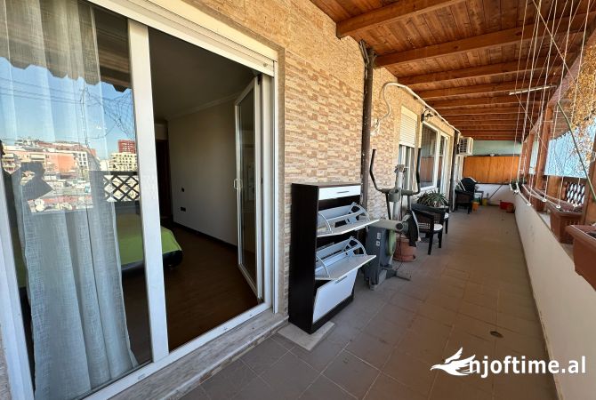 Shtepi ne shitje Apartament ne Tirane, 3+1, Mobilimi E mobiluar, Pagesa 330,000  Euro.