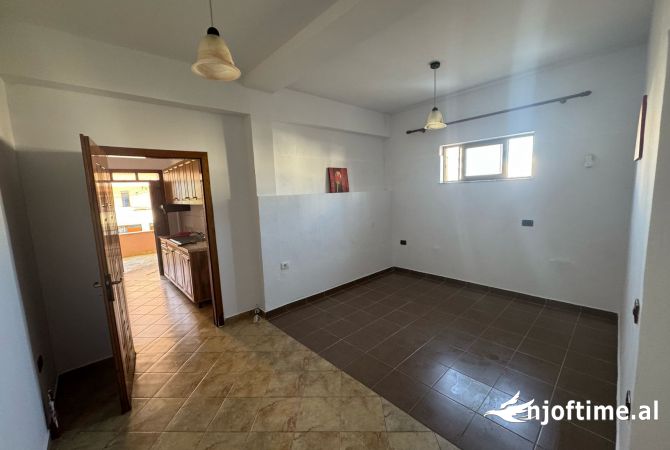 Shtepi me qera 1+1 ne Tirane - 26,000 Leke