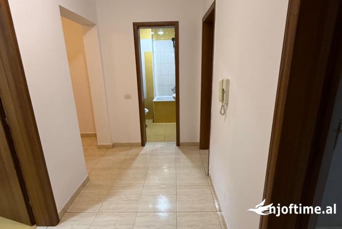 Shtepi me qera Apartament ne Tirane, 2+1, Mobilimi E mobiluar, Pagesa 50,000  Leke.