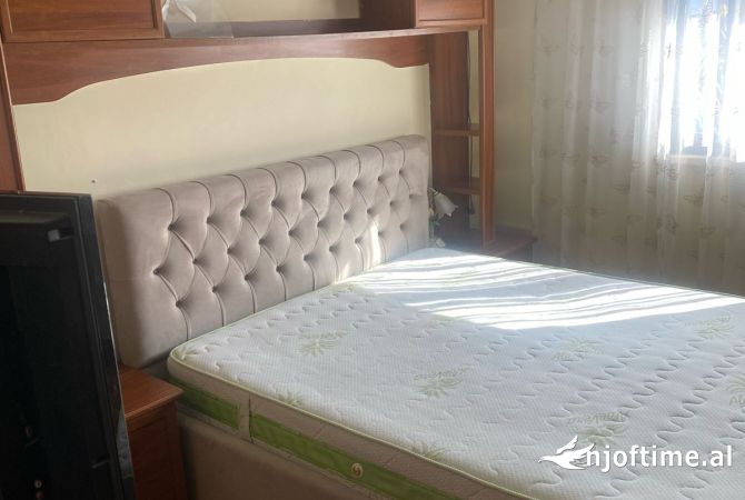 Shtepi me qera Apartament ne Tirane, 1+1, Mobilimi E mobiluar, Pagesa 400  Euro.