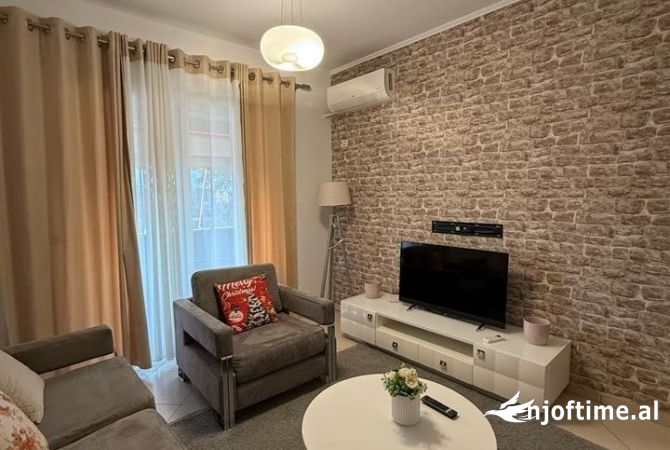 Shtepi me qera Apartament ne Tirane, 2+1, Mobilimi E mobiluar, Pagesa 550  Euro.