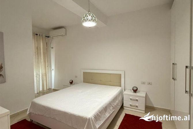 Shtepi me qera Apartament ne Tirane, 2+1, Mobilimi E mobiluar, Pagesa 550  Euro.