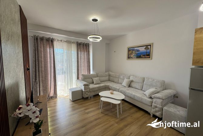 Shtepi ne shitje Apartament ne Tirane, 1+1, Mobilimi E mobiluar, Pagesa 95,000  Euro.