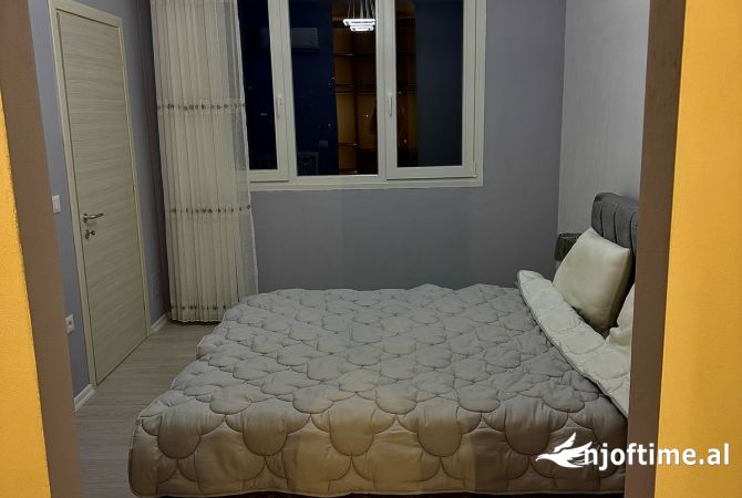 Shtepi me qera Apartament ne Tirane, 1+1, Mobilimi E mobiluar, Pagesa 650  Euro.