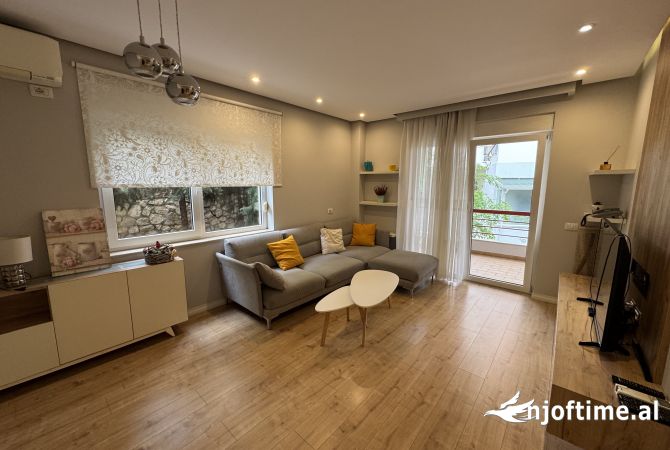 Shtepi me qera 1+1 ne Tirane - 55,000 Leke
