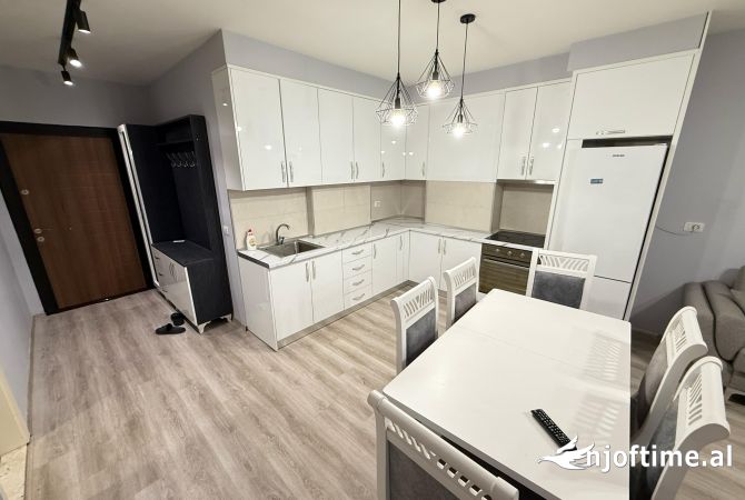 Shtepi me qera Apartament ne Tirane, 1+1, Mobilimi E mobiluar, Pagesa 500  Euro.