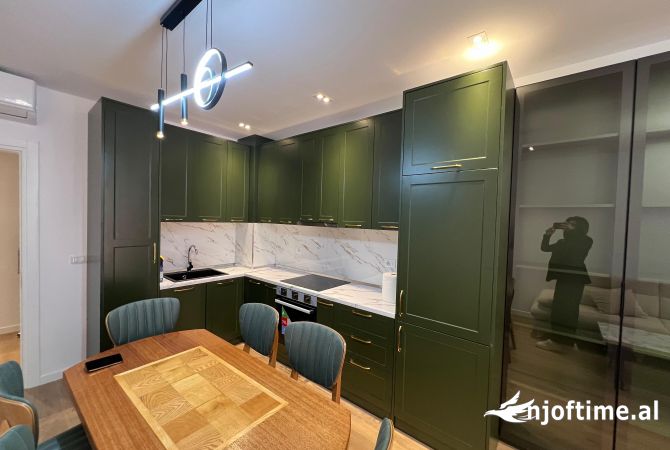 Shtepi me qera Apartament ne Tirane, 2+1, Mobilimi E mobiluar, Pagesa 800  Euro.