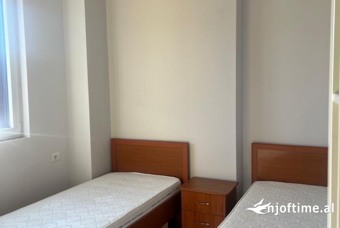 Shtepi me qera Apartament ne Tirane, 2+1, Mobilimi E mobiluar, Pagesa 50,000  Leke.