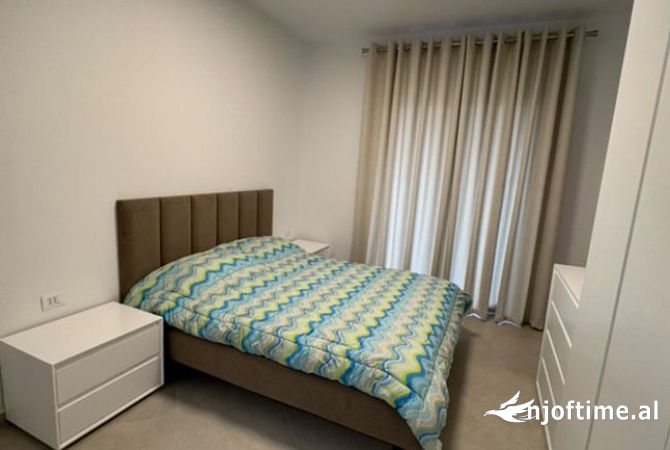 Shtepi me qera Apartament ne Tirane, 2+1, Mobilimi E mobiluar, Pagesa 650  Euro.