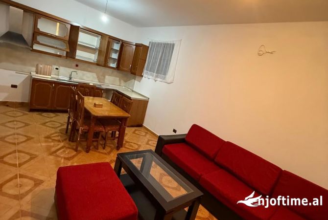 Shtepi me qera 2+1 ne Tirane - 35,000 Leke