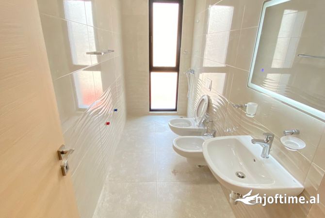 Shtepi me qera Apartament ne Tirane, 1+1, Mobilimi E mobiluar, Pagesa 550  Euro.