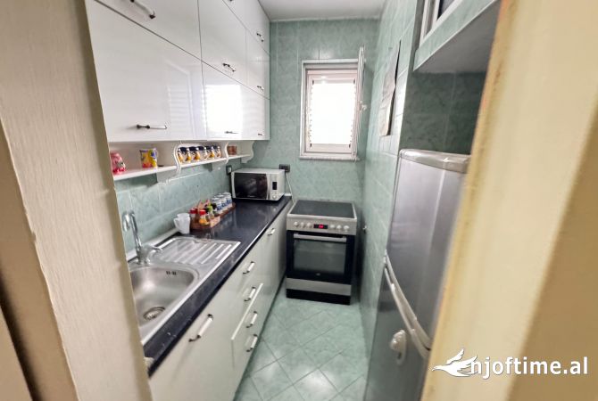 Shtepi me qera Apartament ne Tirane, 2+1, Mobilimi E mobiluar, Pagesa 50,000  Leke.